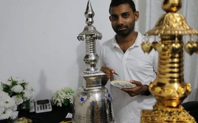 සර්වඥ ධාතූන් වහන්සේලාගේ ධාතු තැන්පත් කරඬුවක් පූජා කිරීමේ පිංකම