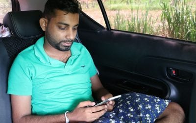 මෙන්න මෙහෙමයි ට්‍රැවල් කරන ගමන් පෝස්ට් ලියන්නේ