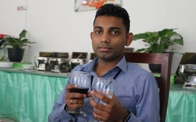 හිතේ දුකට අද කලවම් නොකර වෙන වෙනම ගහනවා