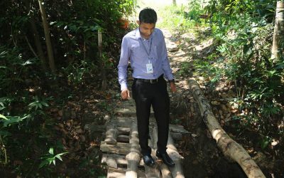 ආච්චිලා සොයා කුරුවිතැන්න ගමේ ඇවිදින ගමන්
