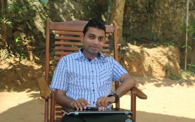 හරිම කම්මැලියි ගෙදරට වෙලා මෙහෙම ඉන්න ගියහම