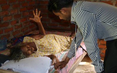 මුලින්ම ගෙයක් හදලා දුන්න අම්මව බලන්න ආවා