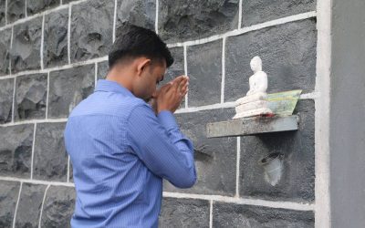 දෝවේ පන්සලට පඬුරක් දැම්මා